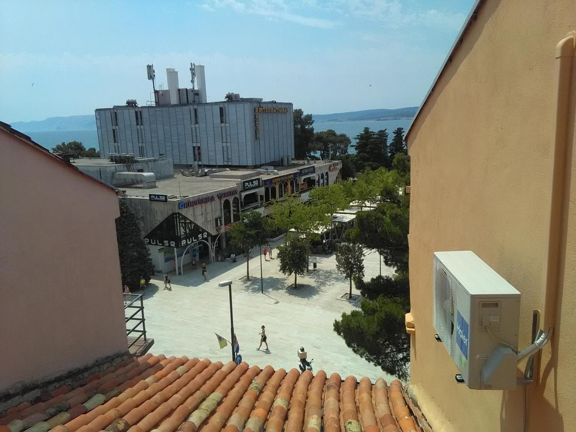 apartment Sandra 2+2 *** Crikvenica Rum bild