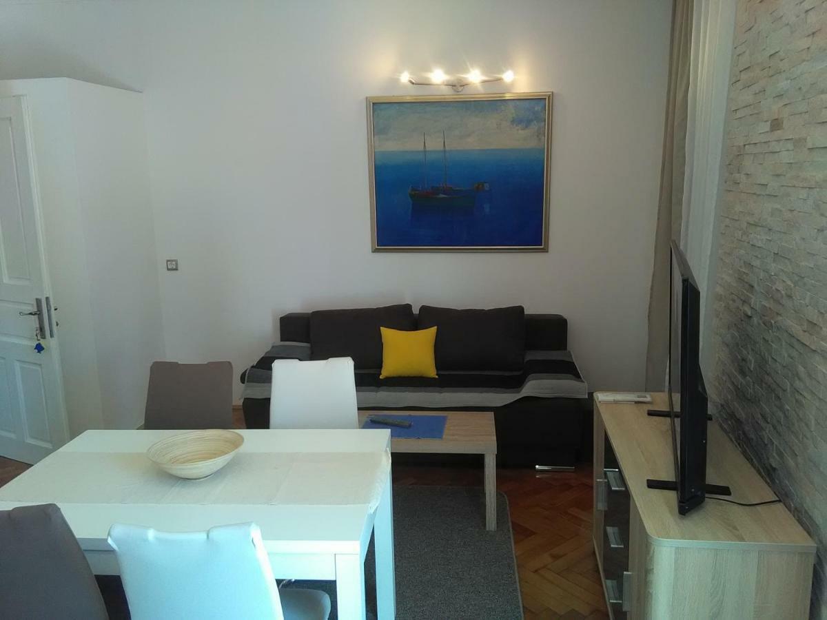 apartment Sandra 2+2 *** Crikvenica Exteriör bild
